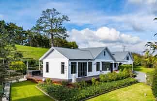 3 Mahurangi East Road, Sandspit