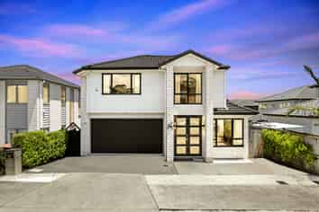 25 Carrygawley Road, Flat Bush