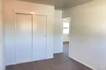 4/4 June Place, Hamilton East