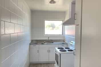 4/4 June Place, Hamilton East