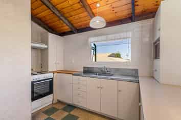 2 Helicon Place, Totara Vale