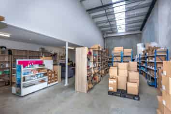 Affordable Albany industrial, vacant possession