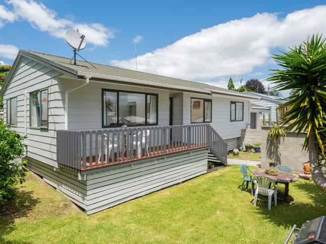 82 Esmeralda Street, Welcome Bay