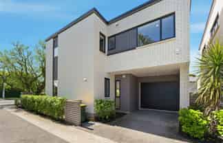 242A St Andrews Road, Epsom