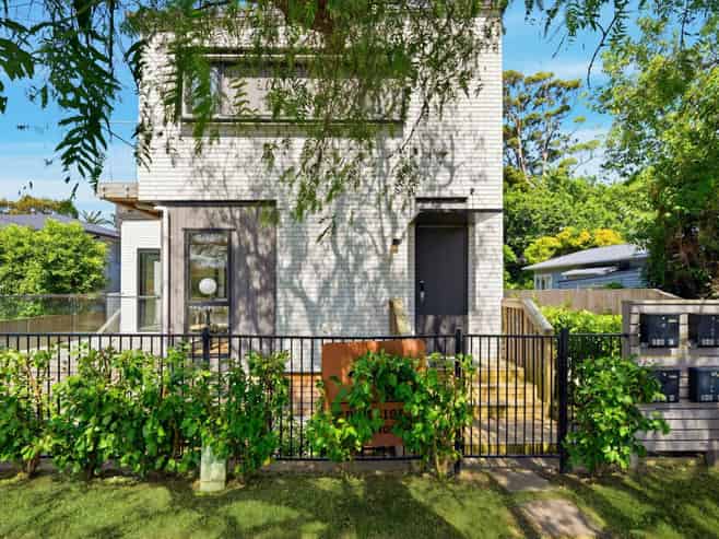 242A St Andrews Road, Epsom