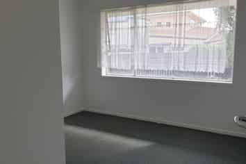 1/62 Lincoln Road, Henderson