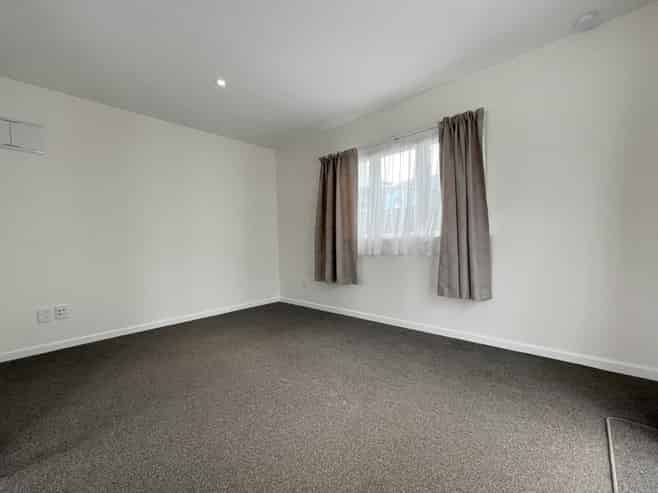 147B The Parade, Island Bay