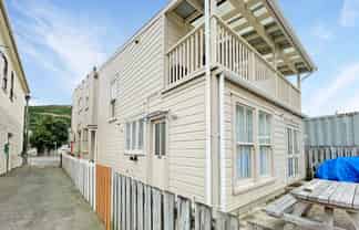 147B The Parade, Island Bay