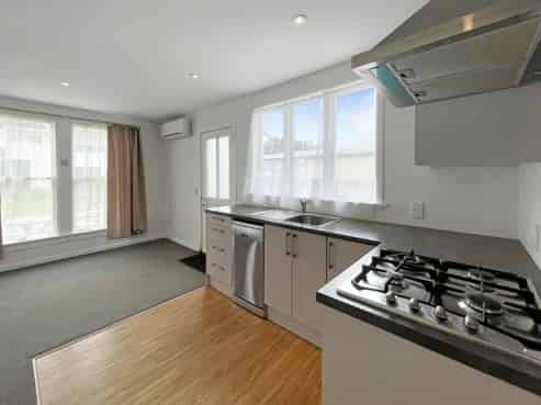 147B The Parade, Island Bay