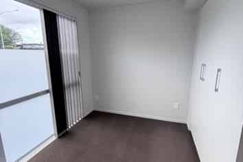 Live-work or Office in Epsom