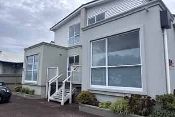 Live-work or Office in Epsom