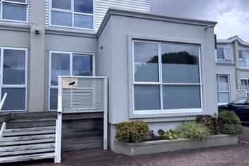 Live-work or Office in Epsom