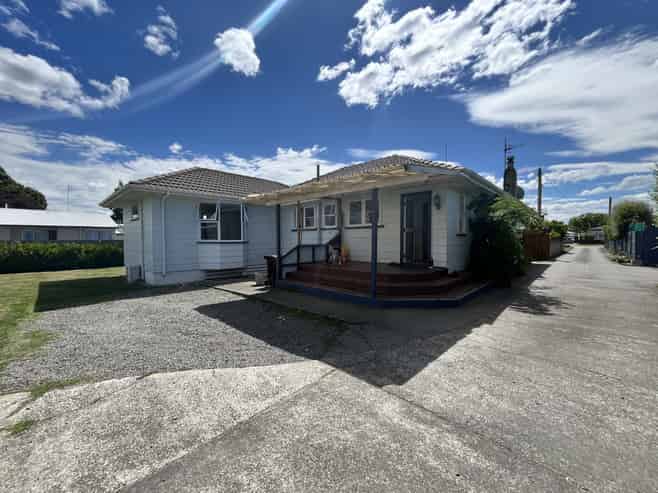 506A Park Road South, Akina