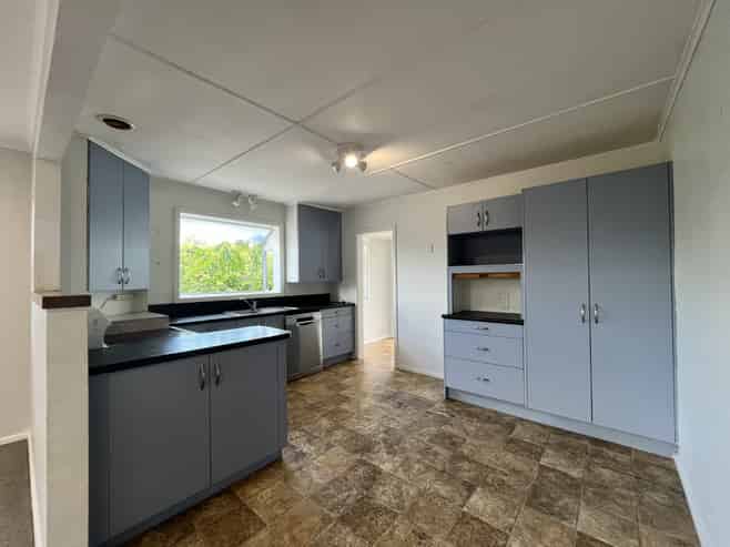 506A Park Road South, Akina