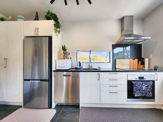 D/232 Main Road, Tawa