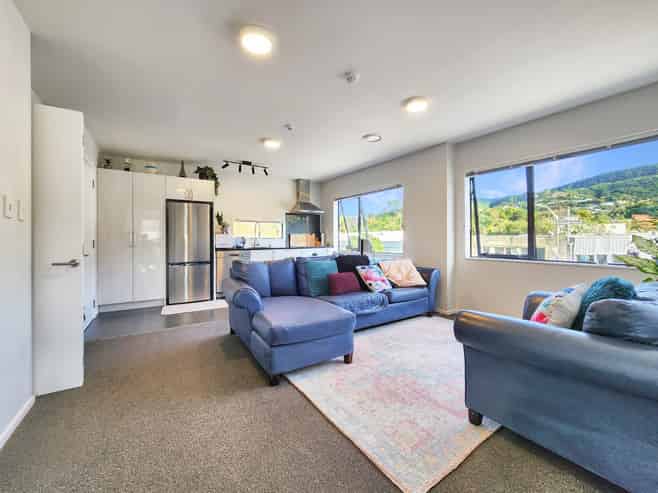 D/232 Main Road, Tawa