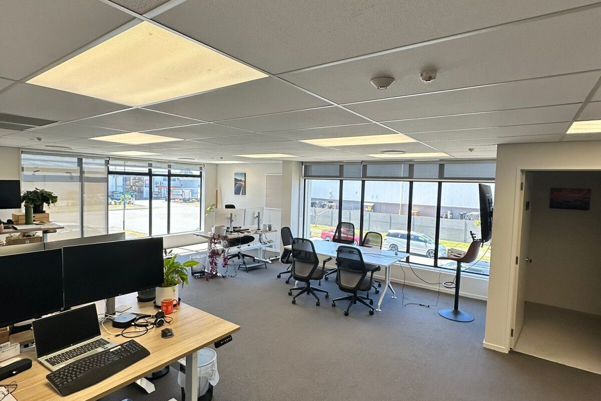 Tidy Office, In Industrial Zoned Location – pohled 5