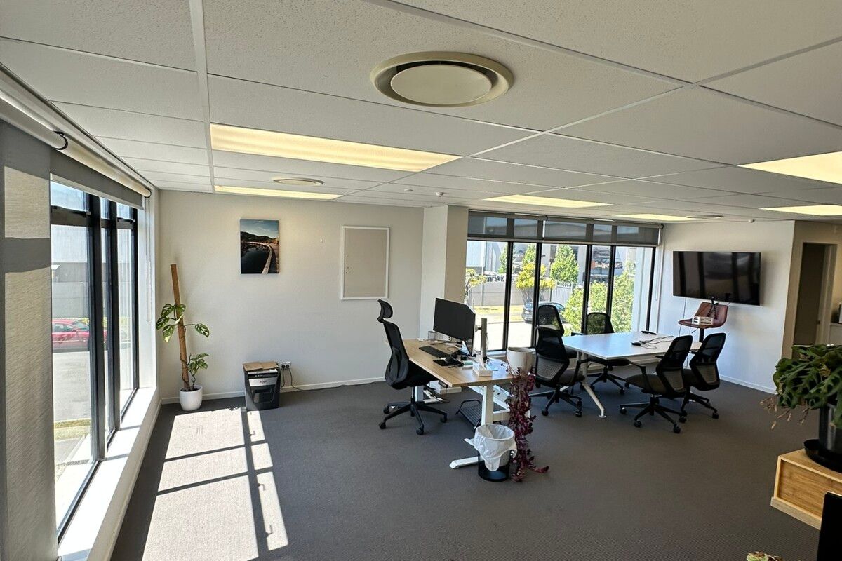 Tidy Office, In Industrial Zoned Location – pohled 6