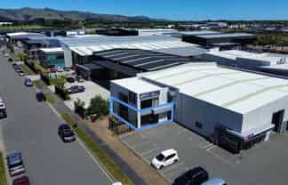 Tidy Office in Industrial Zoned Location 