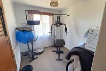 35 Hadfield Cresent, College Estate