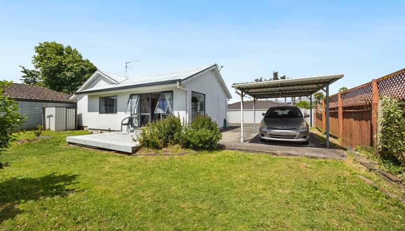 2/49 Clevedon Road, Papakura