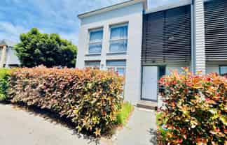 Granny/2 Reins Road, Takanini