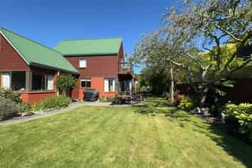 44F Woodend Road, Woodend