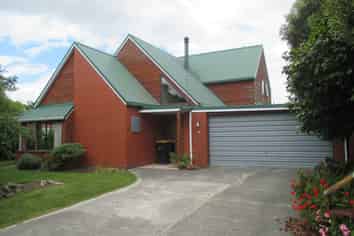 44F Woodend Road, Woodend