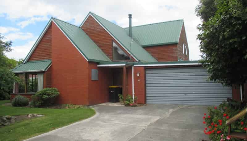 44F Woodend Road, Woodend