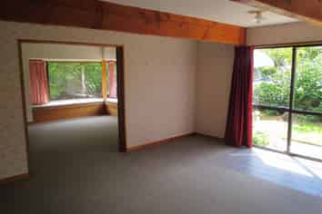 44F Woodend Road, Woodend