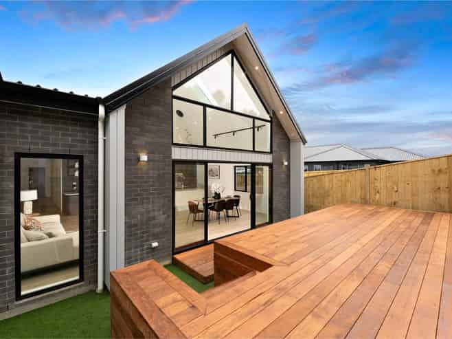 32 Streamview Way, Long Bay