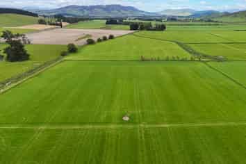 200 Caroline Valley Road, Caroline