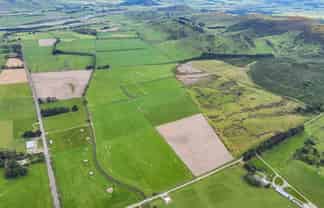 200 Caroline Valley Road, Caroline