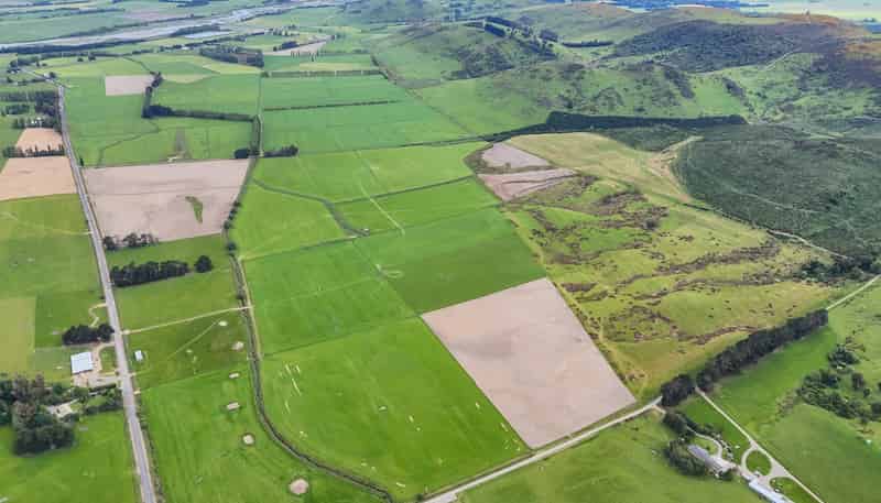 200 Caroline Valley Road, Caroline