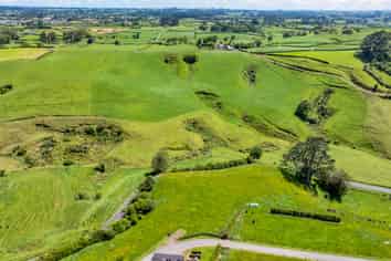 32C Bird Road, Egmont National Park