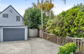 2/31 Challen Close, Conifer Grove