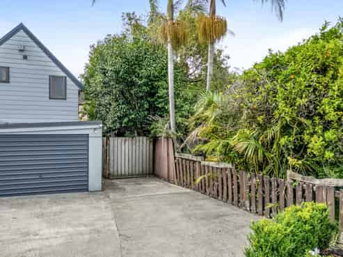 2/31 Challen Close, Conifer Grove
