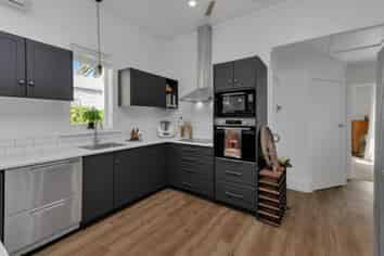 16 Donald Street, Regent