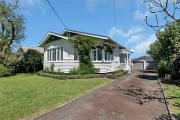 16 Donald Street, Regent