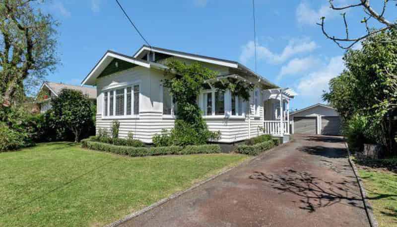 16 Donald Street, Regent