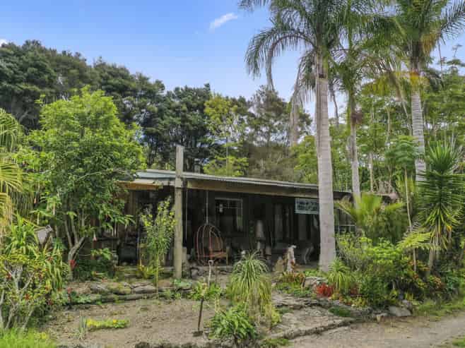 138 Paroa Bay Road, Russell