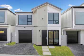 2/31 Mcleod Road, Weymouth