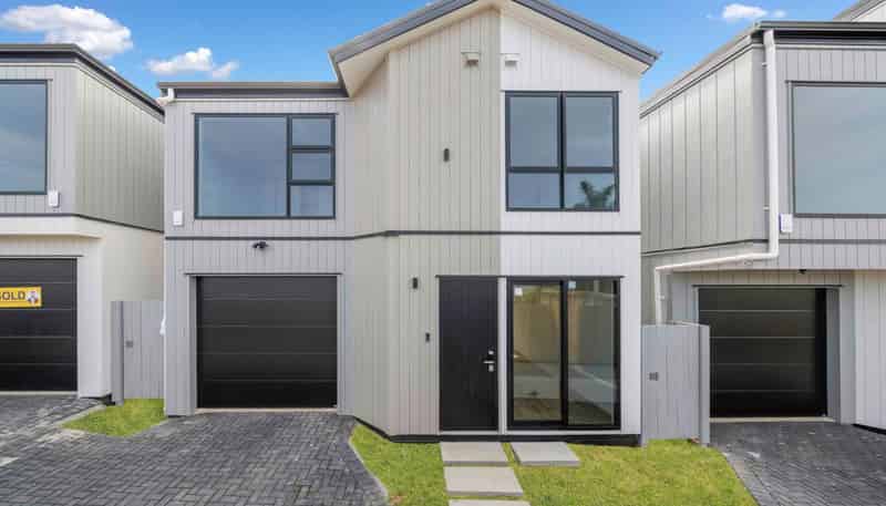 2/31 Mcleod Road, Weymouth