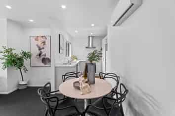 4/8 Keitha Place, Glenview