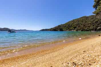 2069 Queen Charlotte Drive, Queen Charlotte Sound