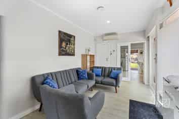 25 Great South Road, Papatoetoe