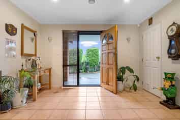 44 Hodgkins Street, Pukehangi