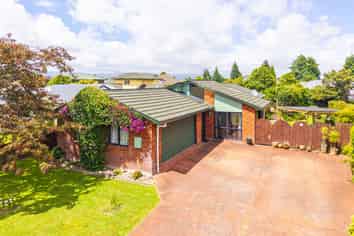 61 Clarke Avenue, Highbury