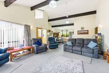 61 Clarke Avenue, Highbury