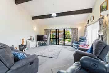 61 Clarke Avenue, Highbury